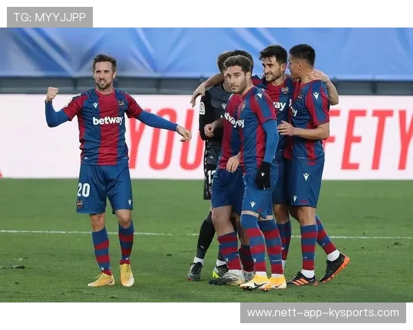 西甲不断调整战术，精彩场面频出引爆现场，西甲局势